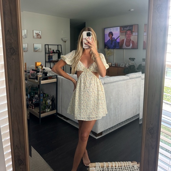 Sabo Skirt Kenny Cutout Daisy Flower Dress. - Picture 5 of 6